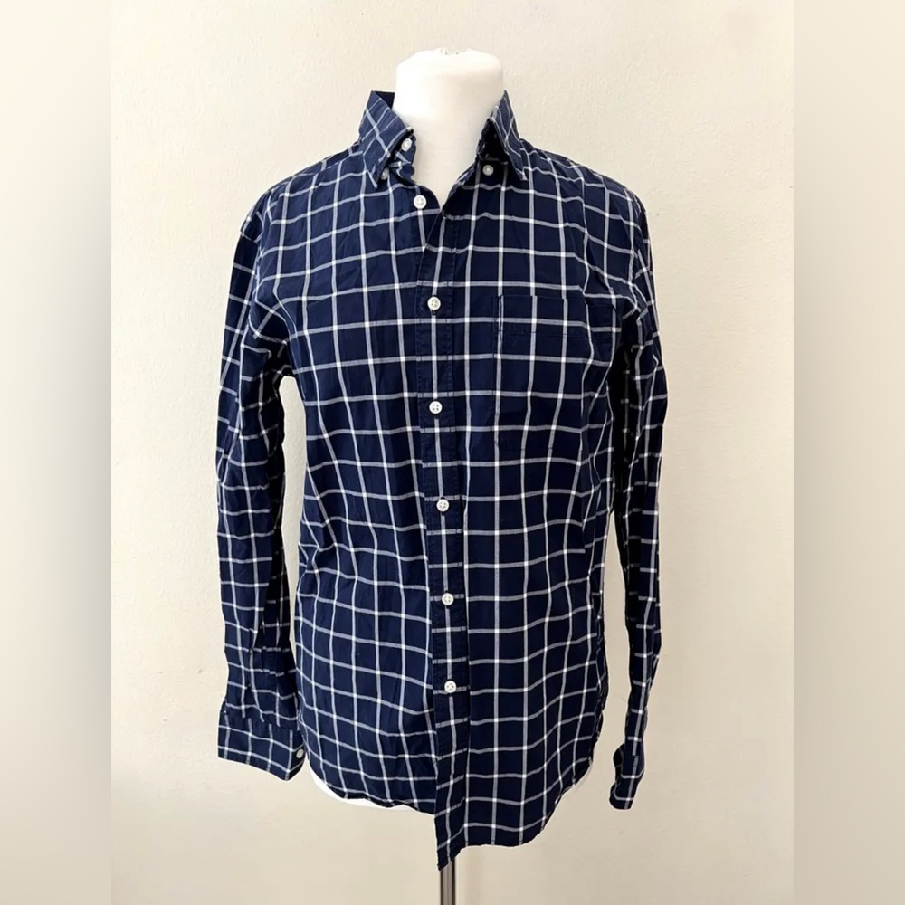 UNIQLO MENS LONG SLEEVE BUTTON DOWN STRIPED SHIRT SIZE SMALL NAVY BLUE